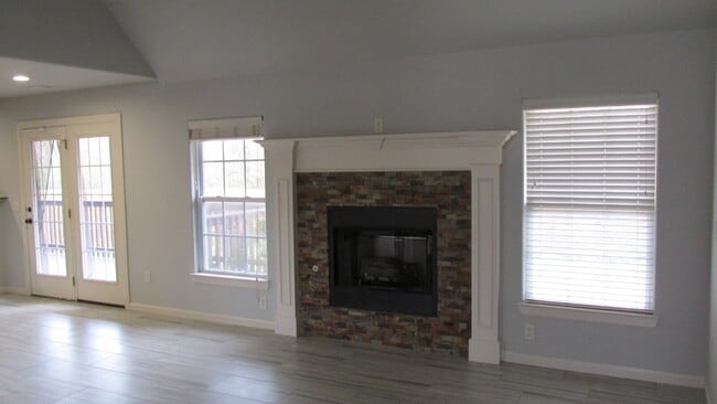 Building Photo - 3507 SW Briar Creek Ave