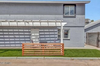 Building Photo - 1161 E 5th Ave