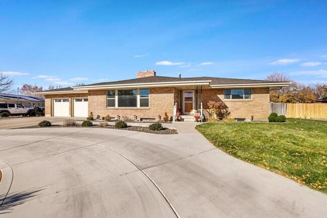 Building Photo - 216 Diana Dr