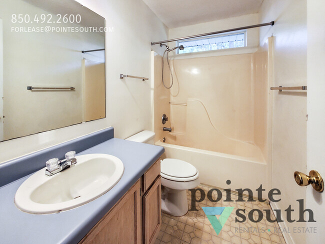 Building Photo - 412 Bay Oaks Dr