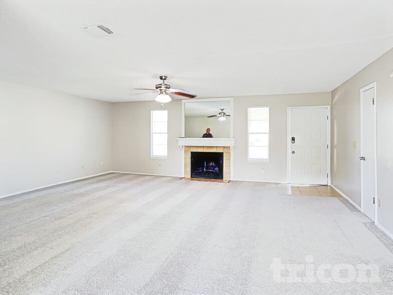 Building Photo - 10719 Lippizan Dr