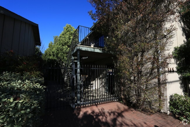 Building Photo - Woodside Garden Apartments
