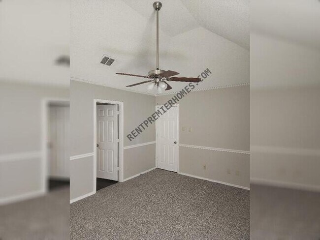 Building Photo - 1805 Dorchester St