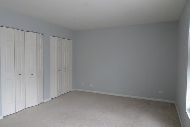 Building Photo - 2203 S Crambourne Way