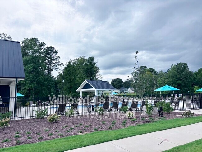 Building Photo - 211 Central Townes Wy