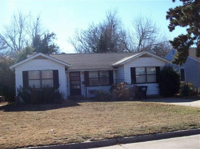 Primary Photo - 2013 W Elm Ave