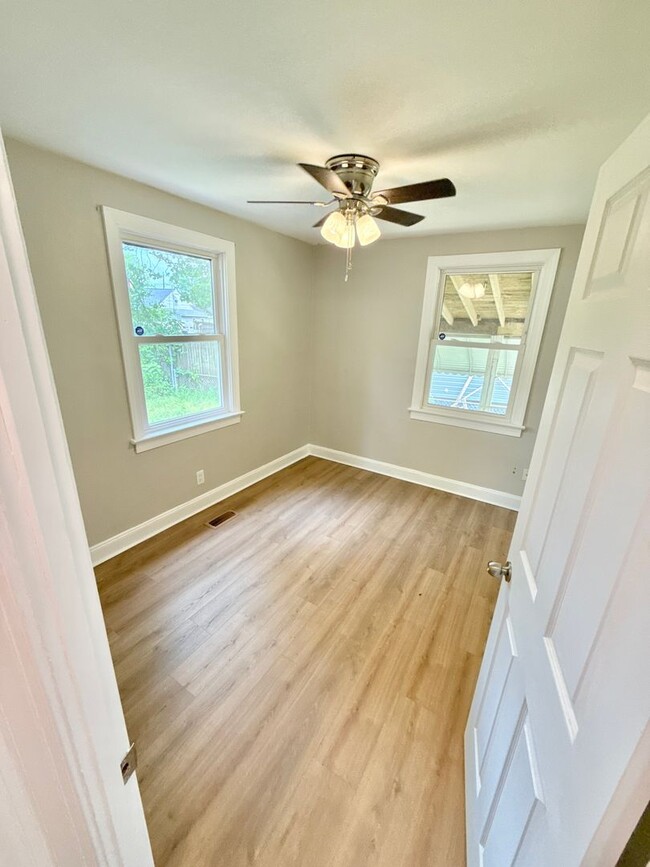 Building Photo - Norfolk 2 bedroom, 1 bath home
