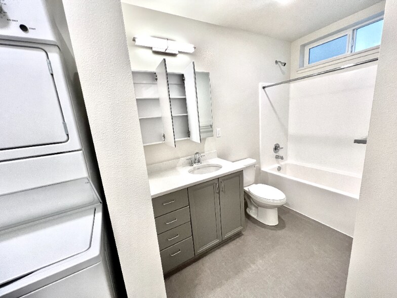 Building Photo - 2330 Yakima Ct