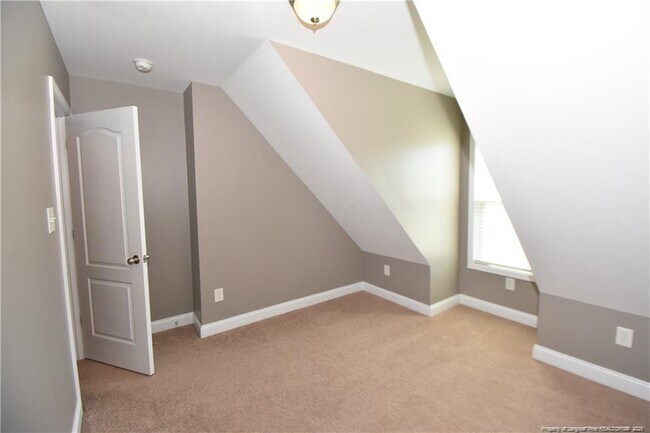 Building Photo - 131 S Prince Henry Way