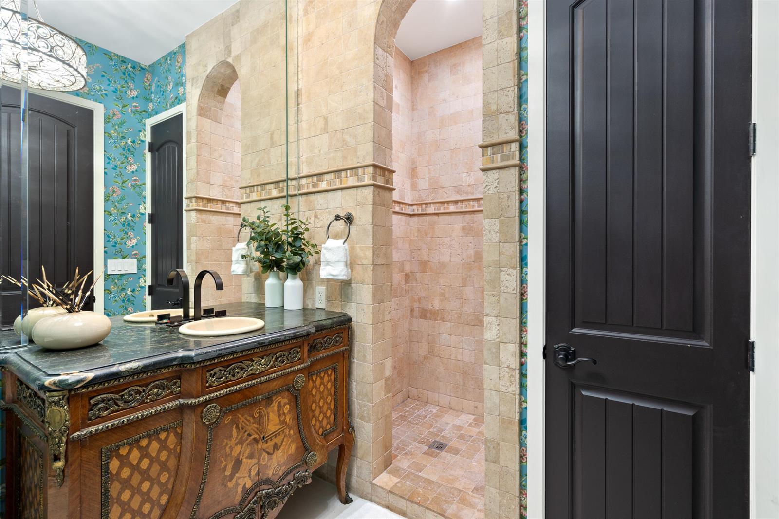 Building Photo - 1312 SE 2nd Ct