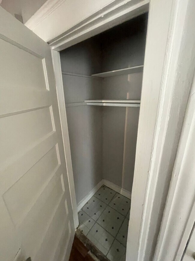 Building Photo - Available Now! One Bedroom Apartment with ...