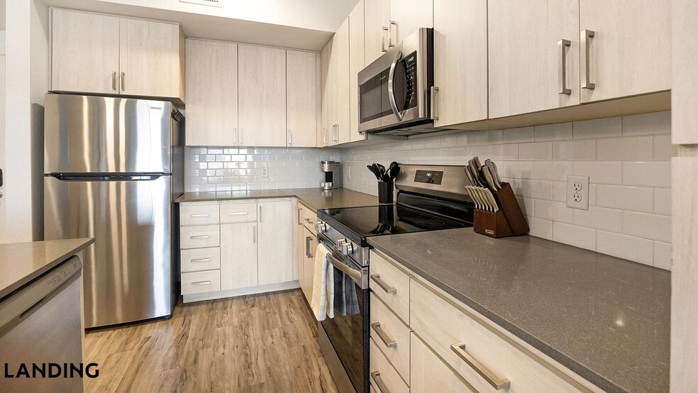 Building Photo - 1760 S Crismon Rd