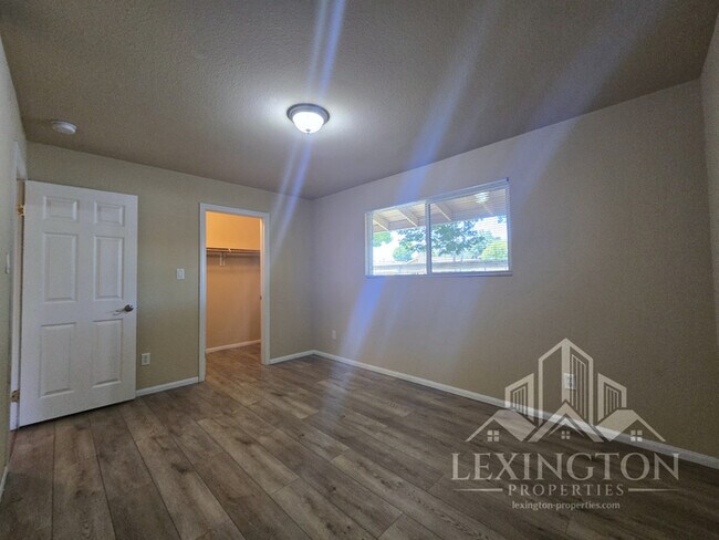 Building Photo - Beautiful, 2BD/1BA, Condo in The Villaggio community, near Madison Ave. and American River College!