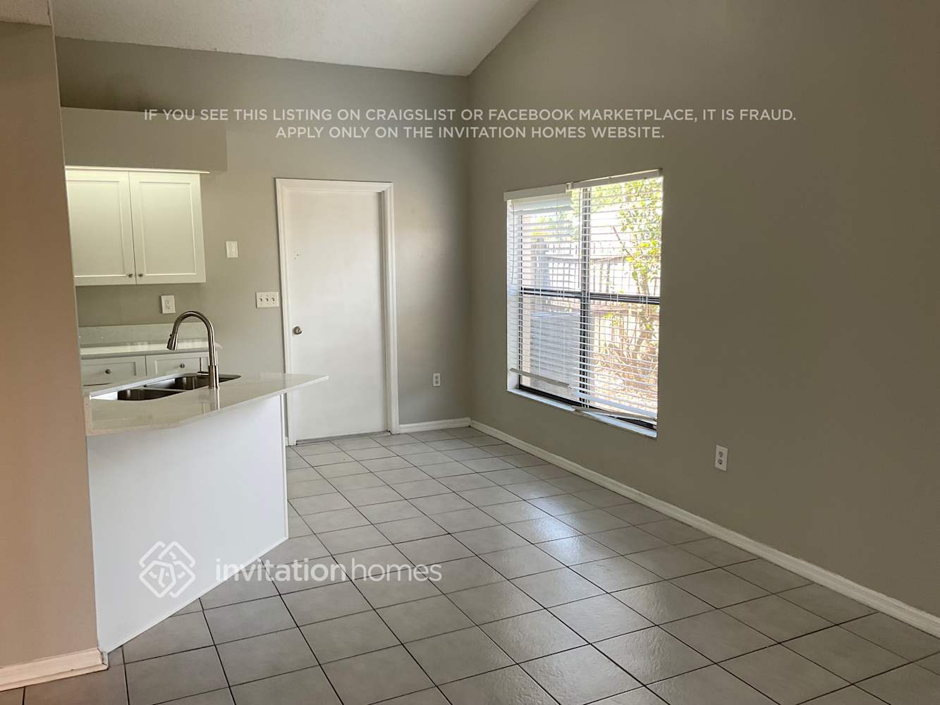 Building Photo - 521 Carlsbad Dr