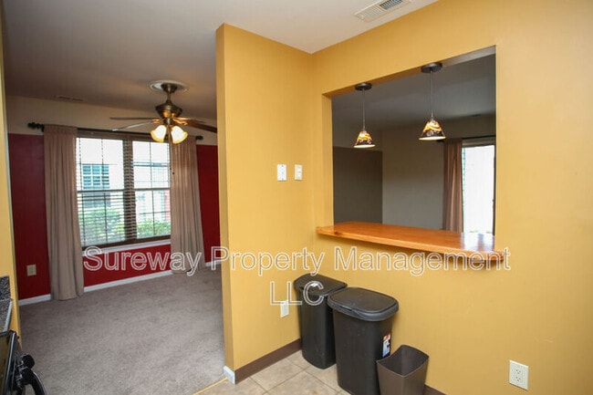 Building Photo - 315 Steeplechase Ct