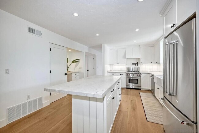 Building Photo - 1311 Crestridge Dr