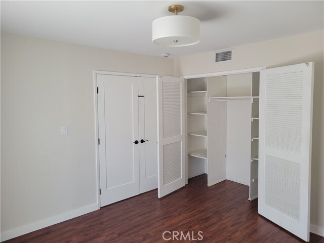 Building Photo - 11 Meadowsweet Way