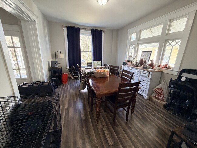 Building Photo - 124 Linden Ave