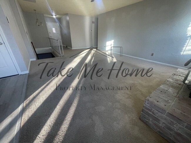 Building Photo - 3 Bedroom Basement Home in Kickapoo District!