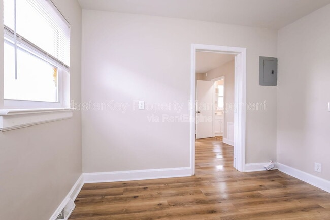 Building Photo - 208 E Geer St