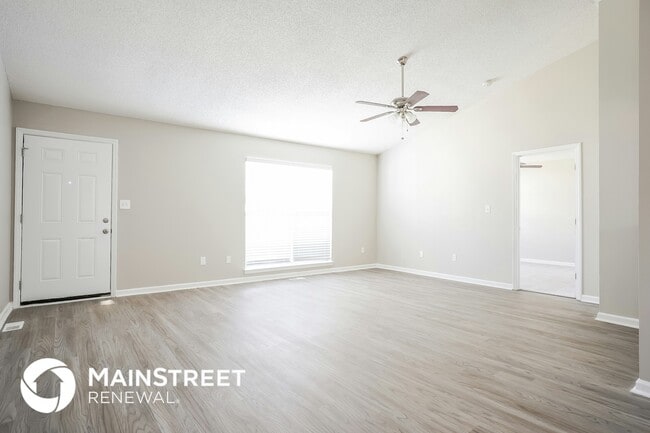 Building Photo - 4105 Summitview Dr