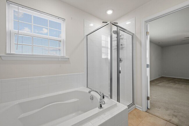 Building Photo - Smithfield Home