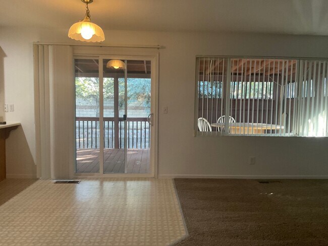 Building Photo - Sparks Family Home in Great Commuting and shopping Location