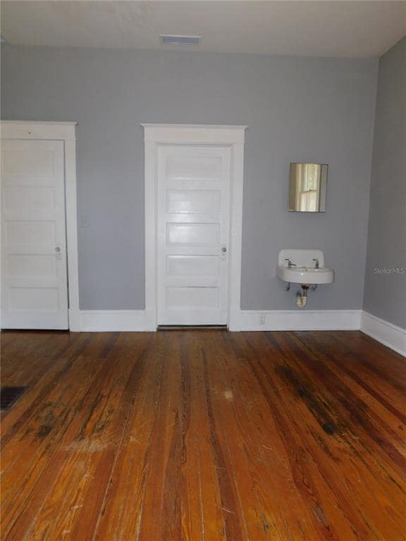 Building Photo - 541 NE 11th St