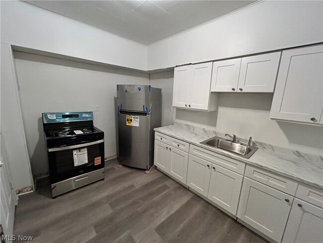 Building Photo - 2232 W 103rd St