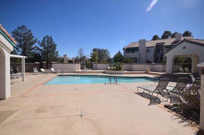 Building Photo - 2 Bed Condo in Henderson Nevada.