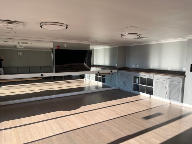 Activity room is perfect for yoga and stretching - 330 Las Colinas Blvd E