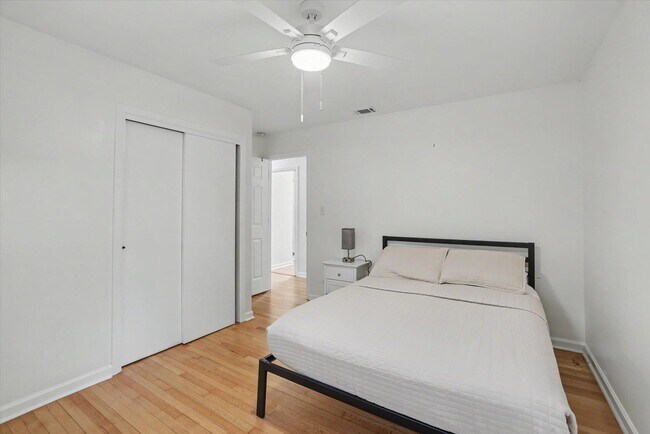 Building Photo - 713 Stafford St