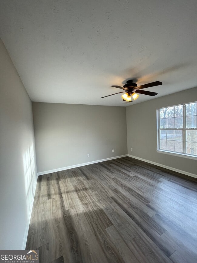 Building Photo - 42 Pope Rd