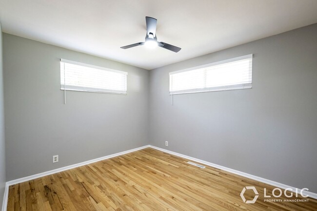 Building Photo - Stunning Single Family Home In Excellent L...