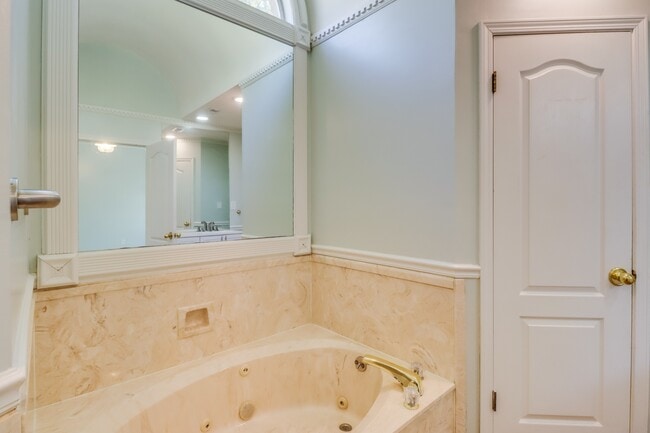 Building Photo - 9524 Pointe Aux Chenes Rd