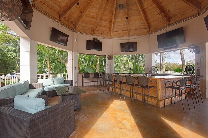 Building Photo - 20951 Via Alamanda