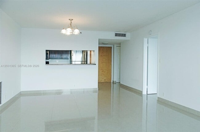 Building Photo - 7601 E Treasure Dr