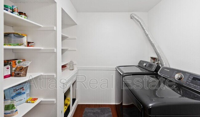 Building Photo - 12024 W Cross Dr