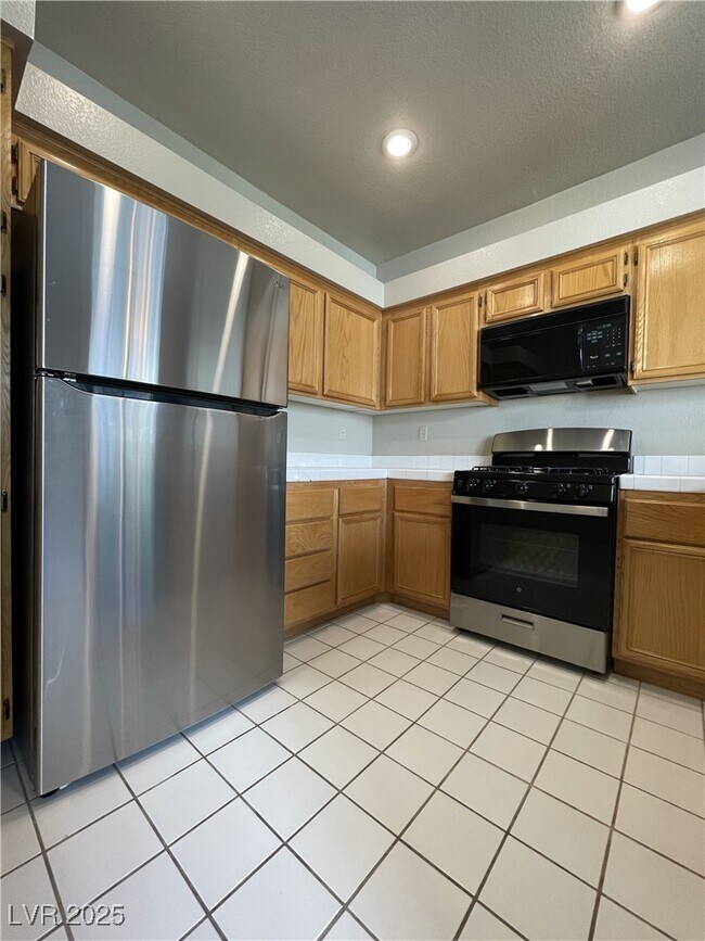 Building Photo - 5155 W Tropicana Ave