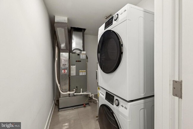 Building Photo - 814 N Uber St