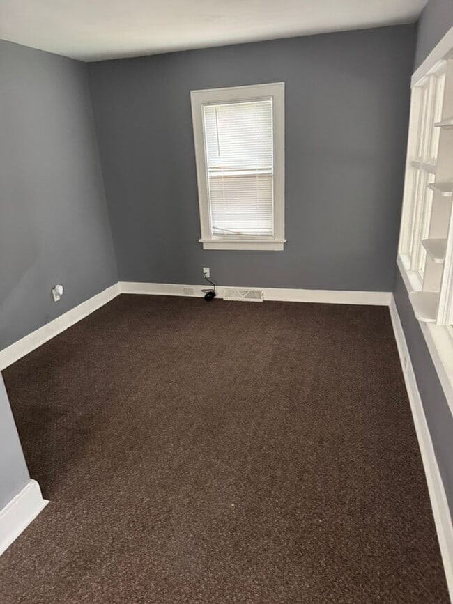 Building Photo - Nice 3-Bedroom Single Family Home Availabl...