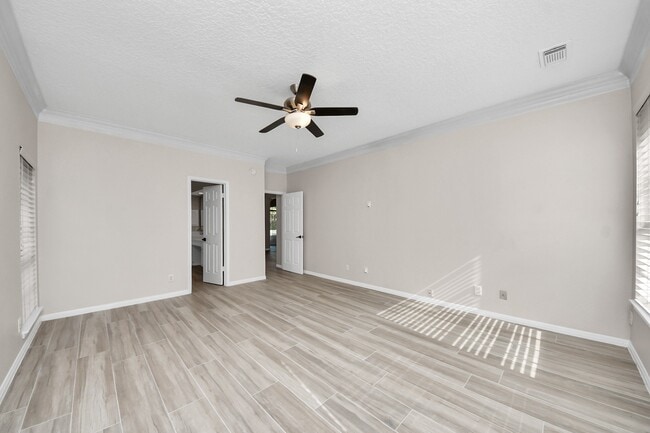 Building Photo - 1335 Crescent Pkwy Ct