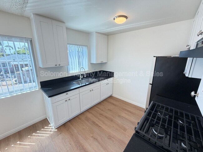 Building Photo - 1311 W Puls St