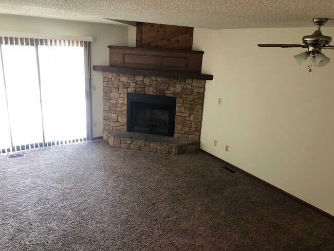 Living room - 8713 W Thurman St