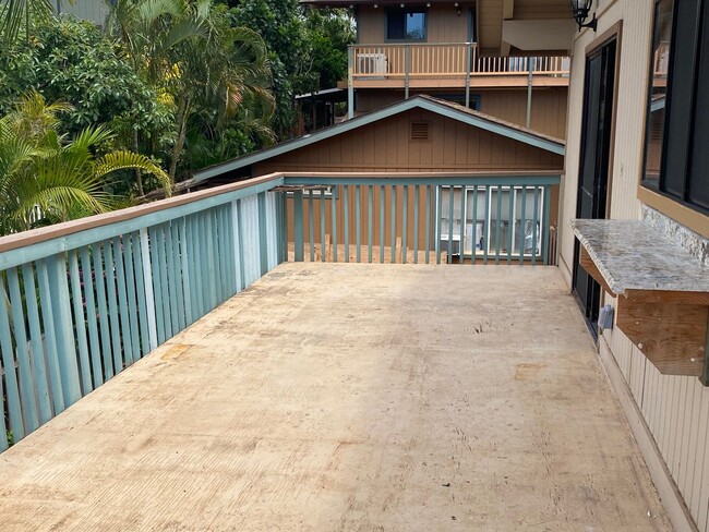 Building Photo - Large Akahele Two Bedroom with ALL UTILITI...