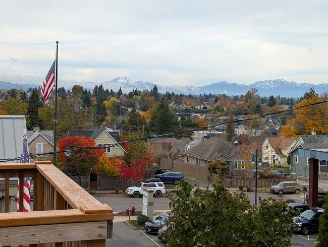 Primary Photo - Easy Commute with Stunning Views!