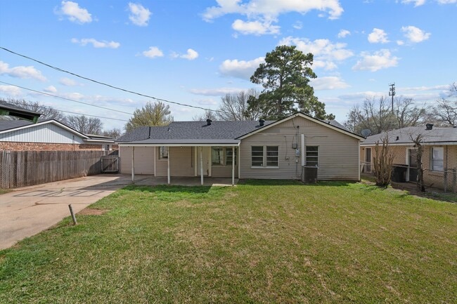 Building Photo - 1117 Patricia Dr