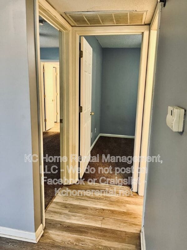 Building Photo - 6836 N Olive St