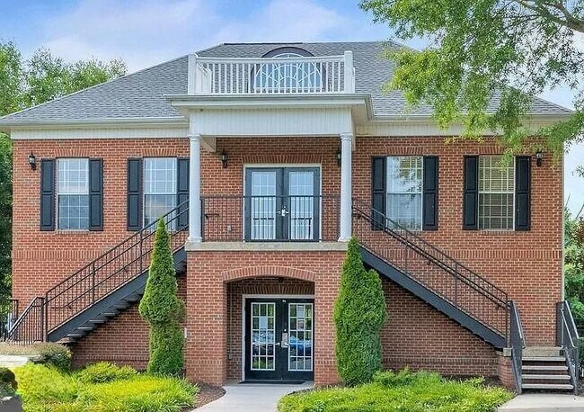 Building Photo - 270 Riverbend Dr