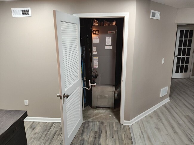 Building Photo - Beautifully maintained 4-bedroom, 2.5-bath over 2,200 sqft with a 2 car garage!